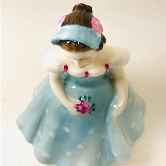 DOULTON & CO Porcelain Figurine 💐THE BRIDESMAID💐 - Picture 8 of 9